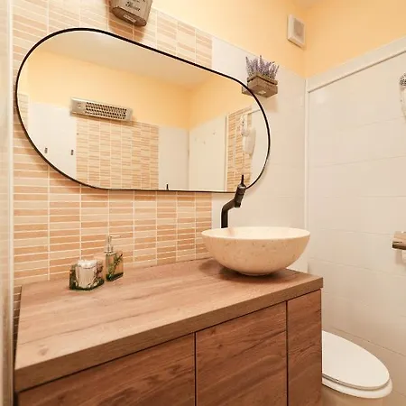 Days-panoramic City/sea View Apartment