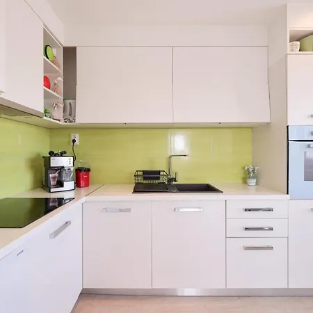 Days-panoramic City/sea View Apartment *