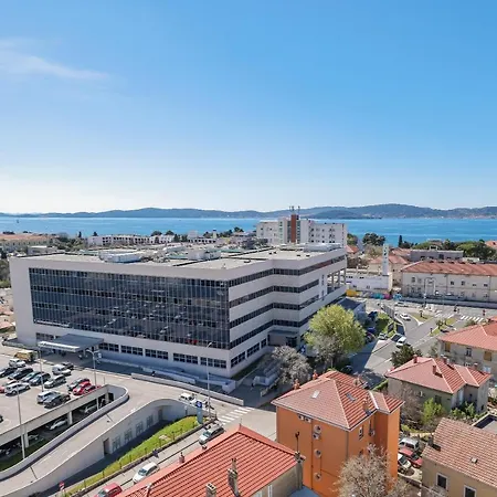 Days-panoramic City/sea View Апартаменты *